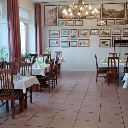Wielkopolanka Pokoje Goscinne I Restauracja Chodzież Buitenkant foto