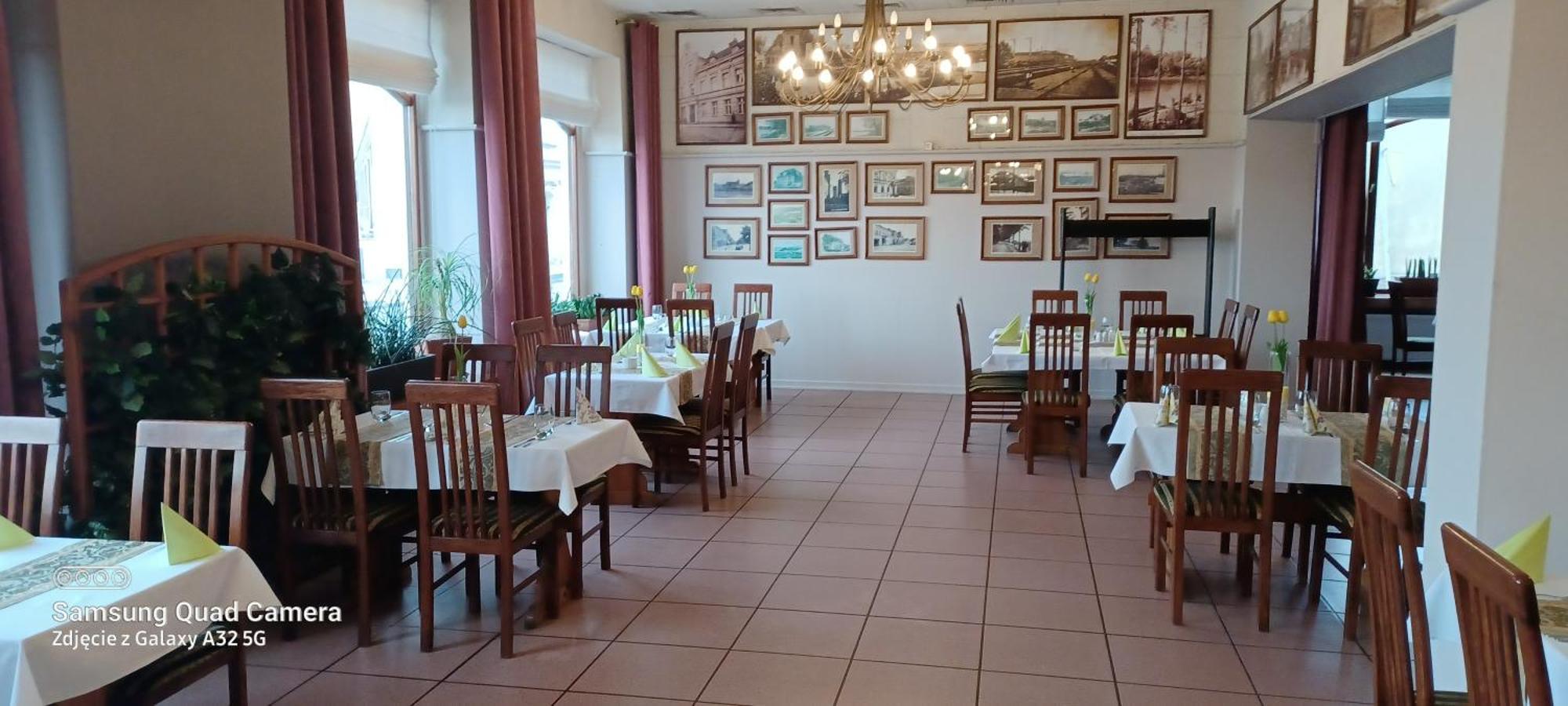 Wielkopolanka Pokoje Goscinne I Restauracja Chodzież Buitenkant foto
